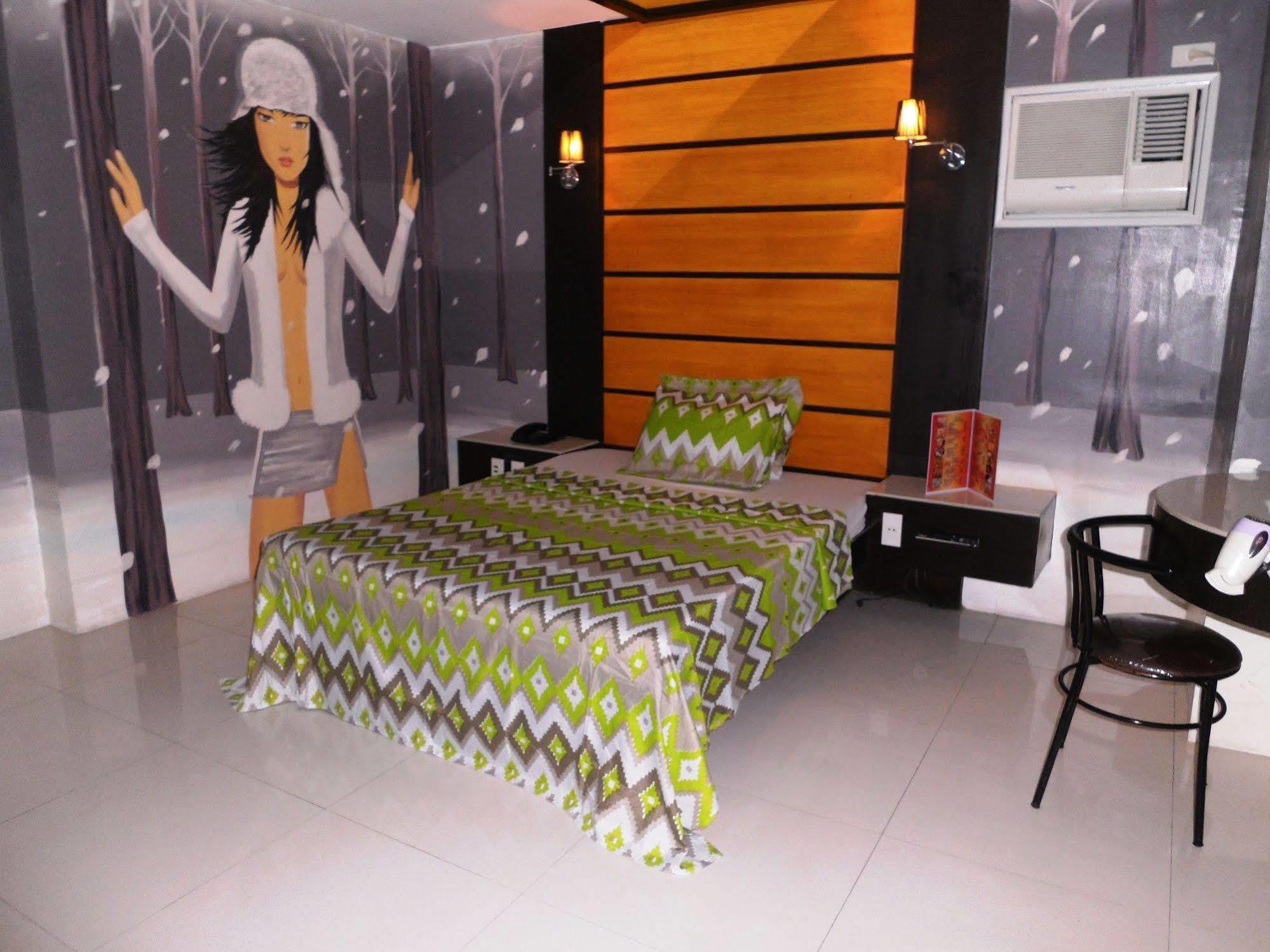 Harts Hotel-Quezon City Dış mekan fotoğraf